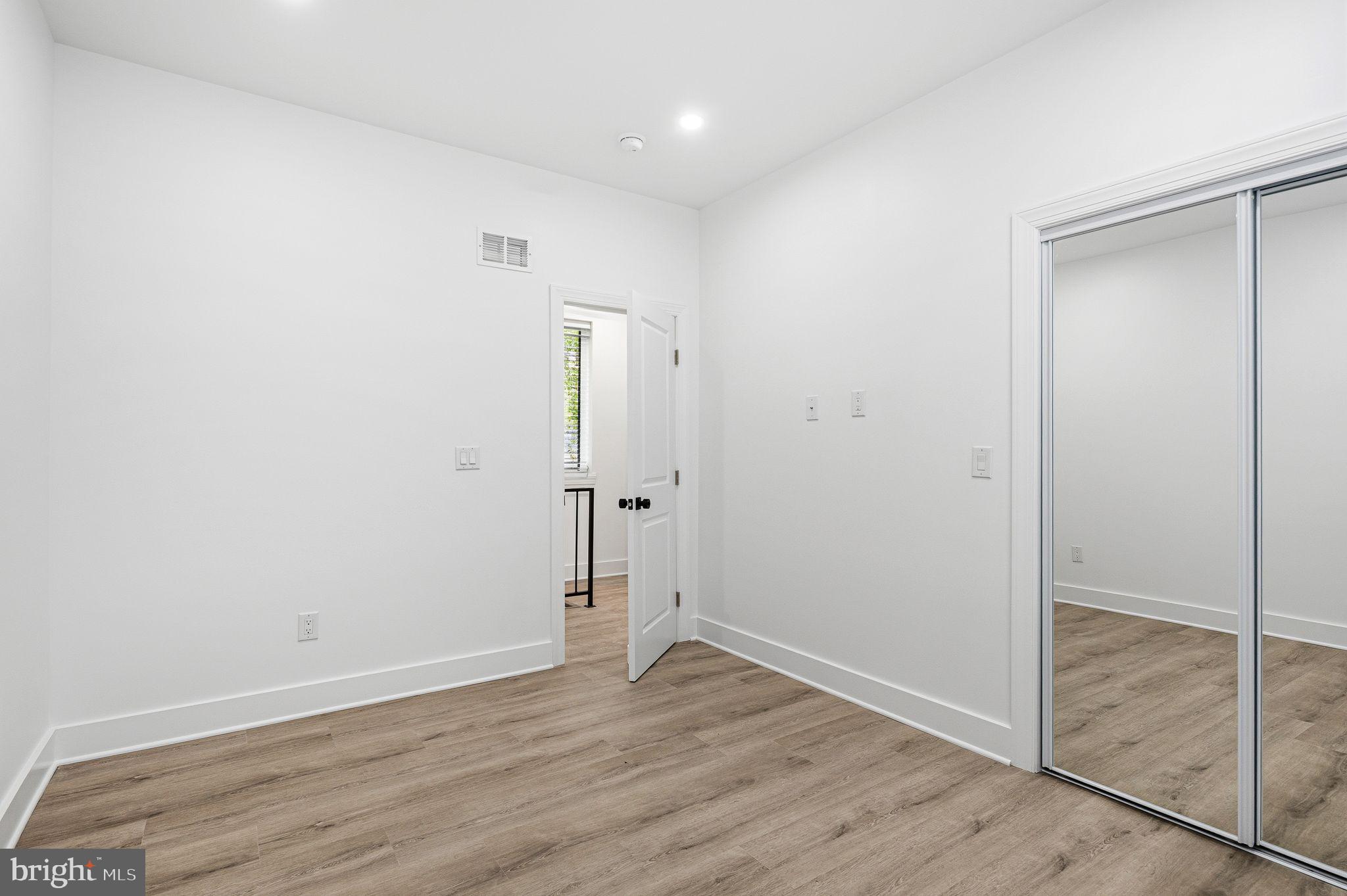 HUNTINGDON VALLEY - Residential