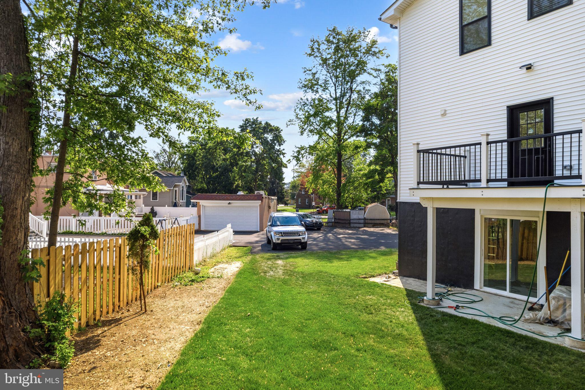 HUNTINGDON VALLEY - Residential