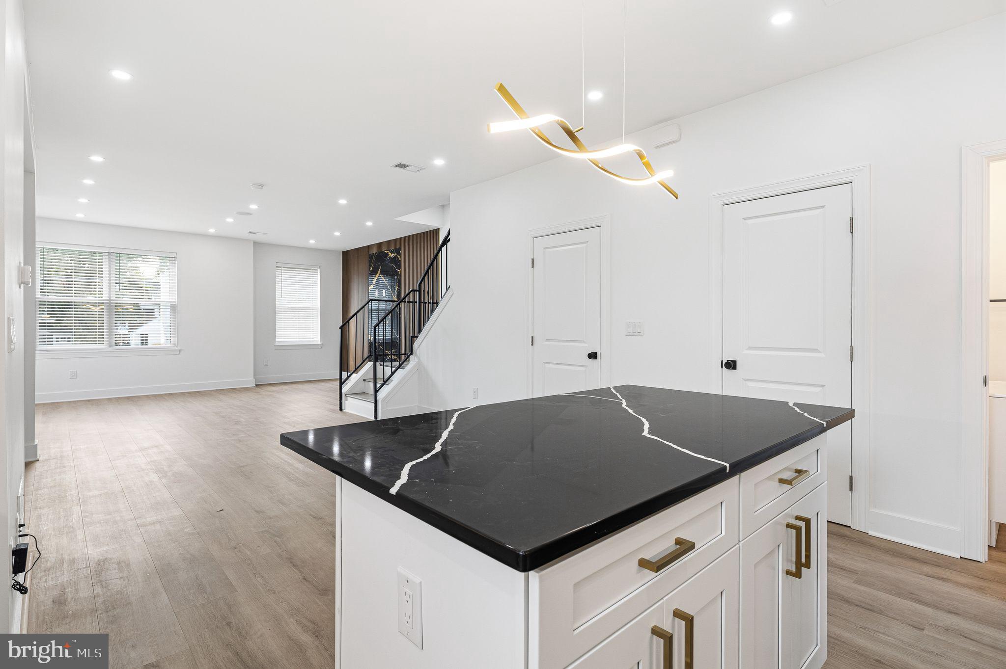 HUNTINGDON VALLEY - Residential