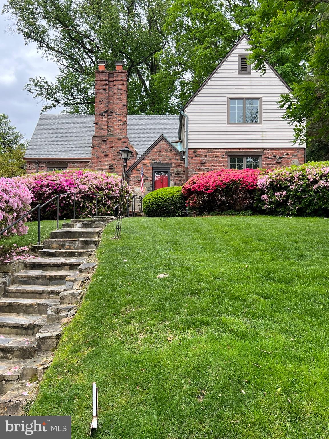 COUNTRY CLUB HILLS - Residential