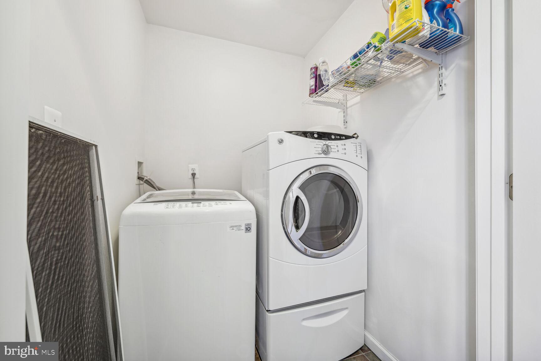 COUNTRY CLUB HILLS - Residential