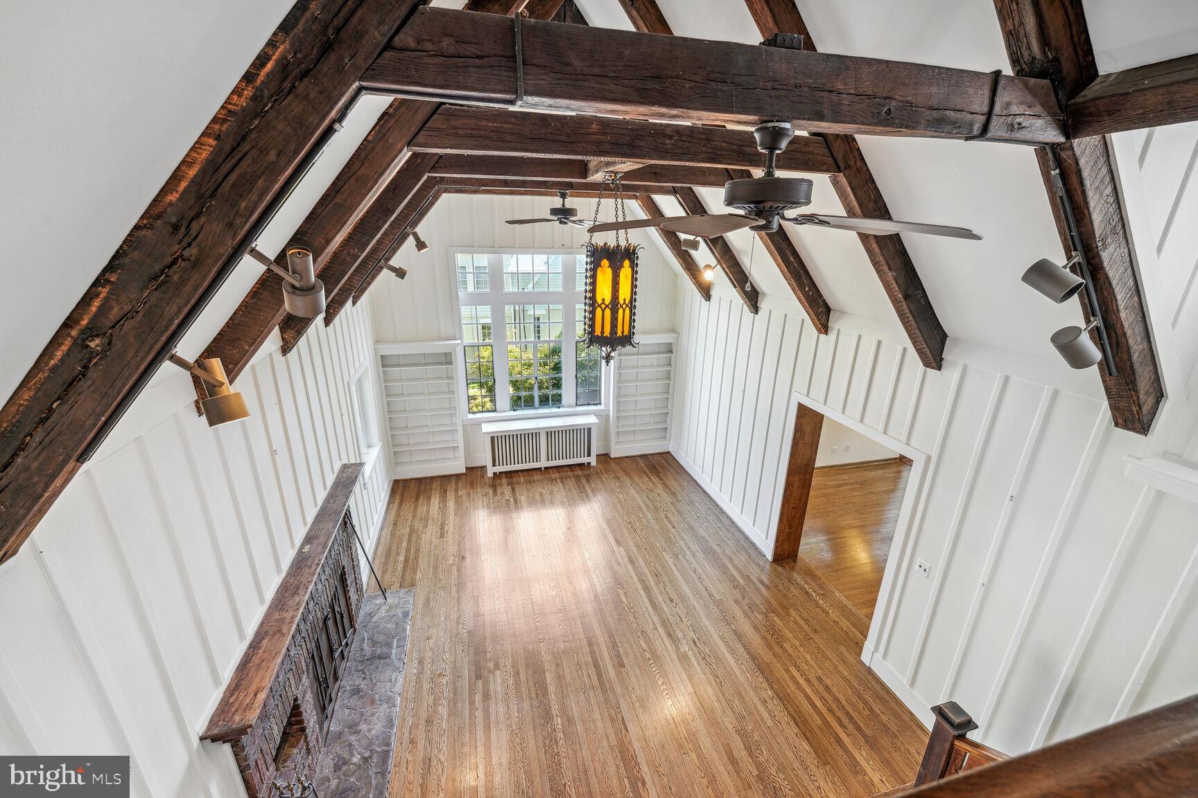 COUNTRY CLUB HILLS - Residential