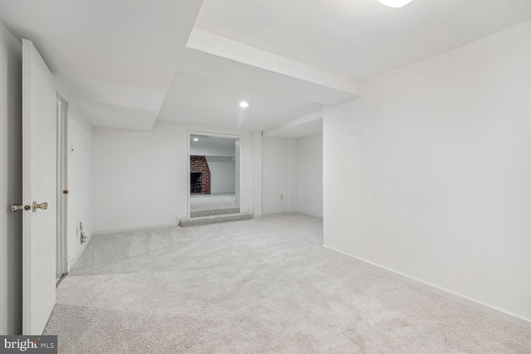 COUNTRY CLUB HILLS - Residential