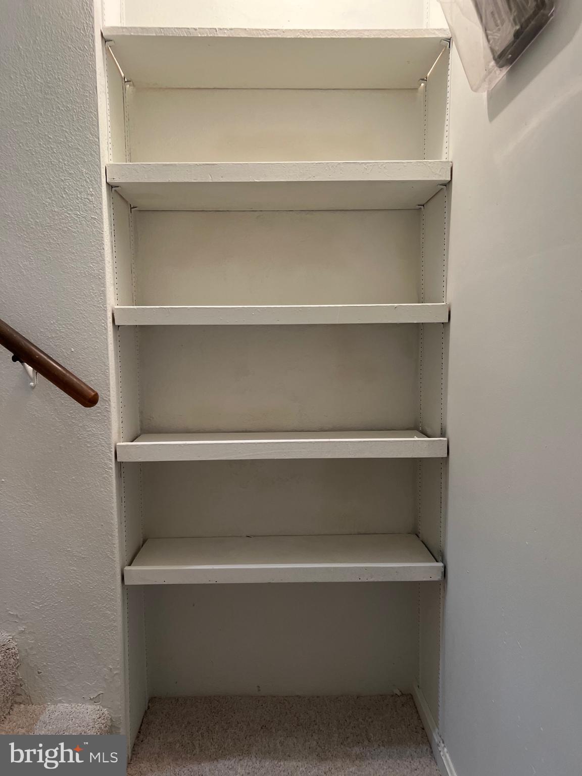 COUNTRY CLUB HILLS - Residential