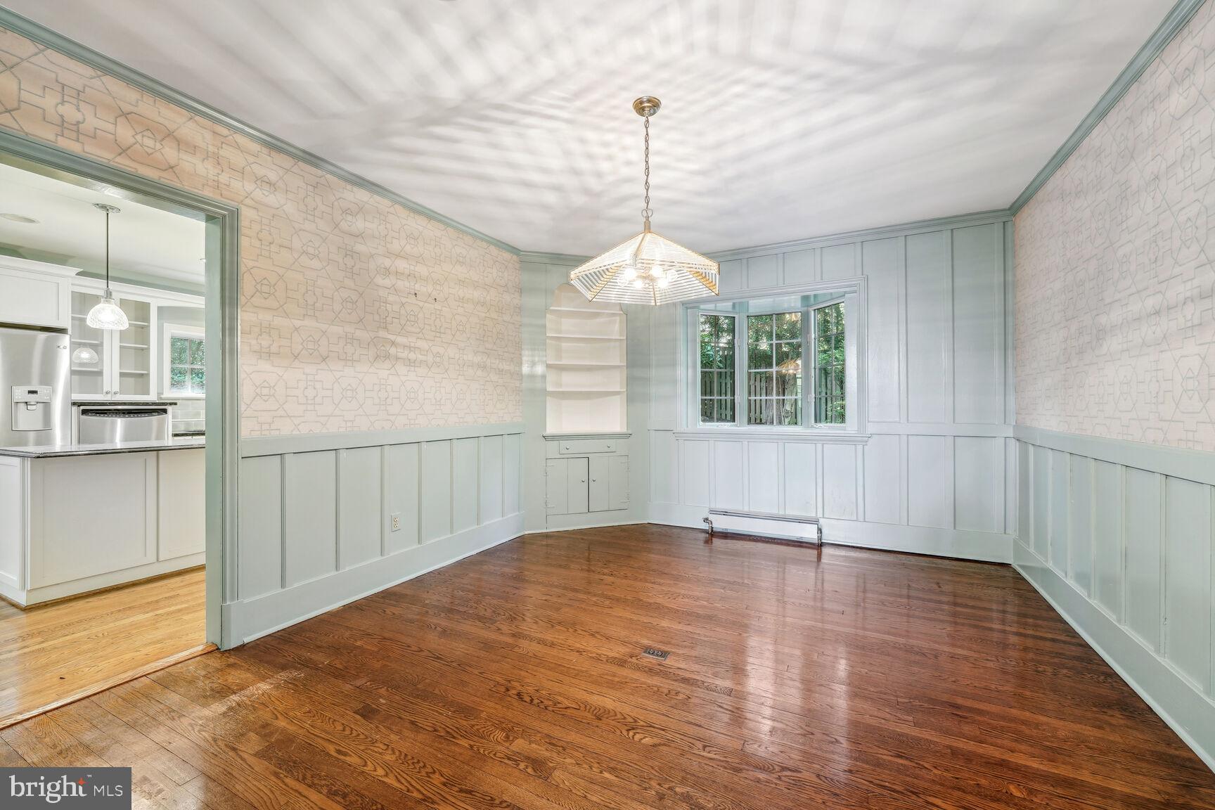 COUNTRY CLUB HILLS - Residential