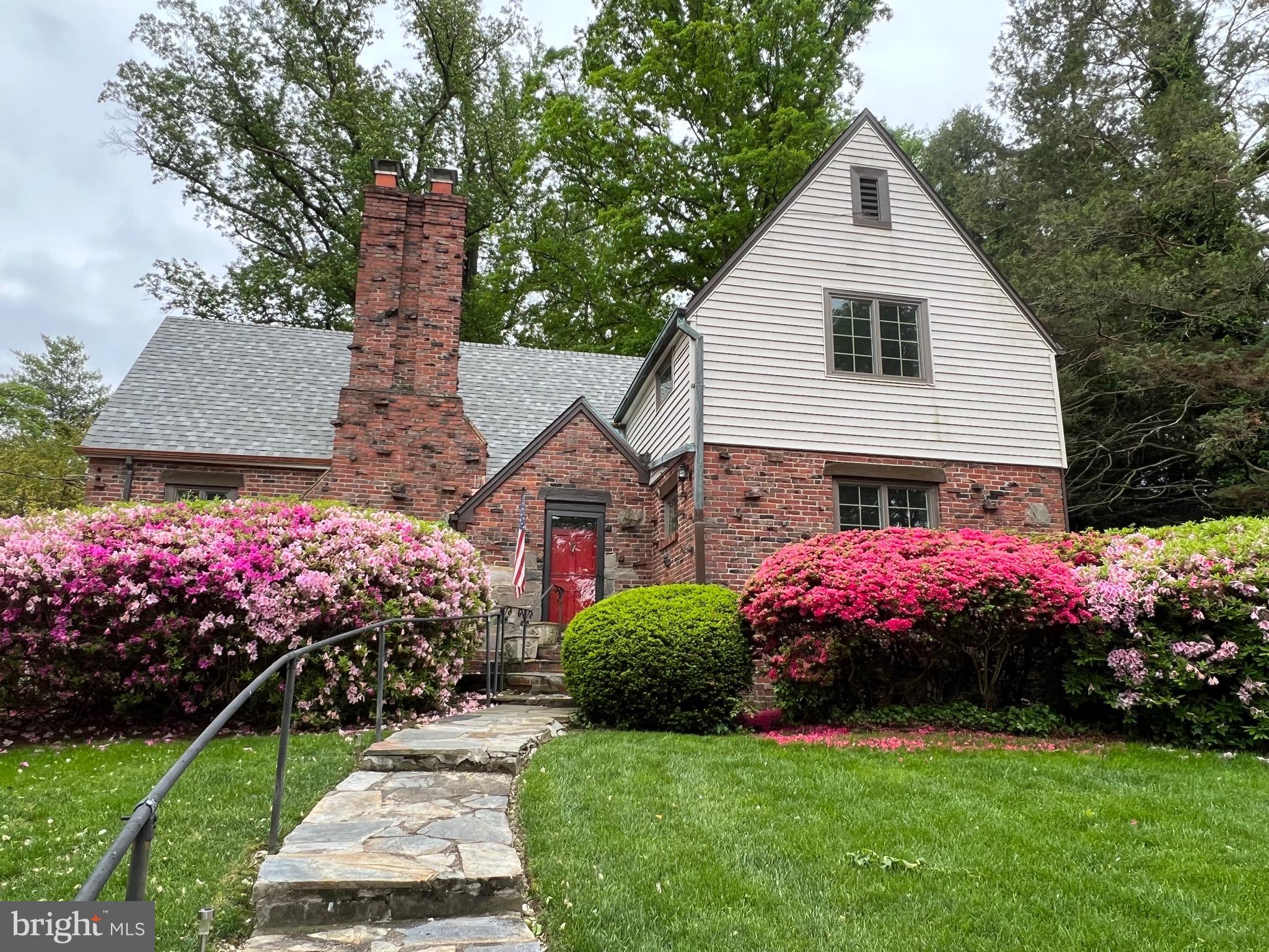 COUNTRY CLUB HILLS - Residential