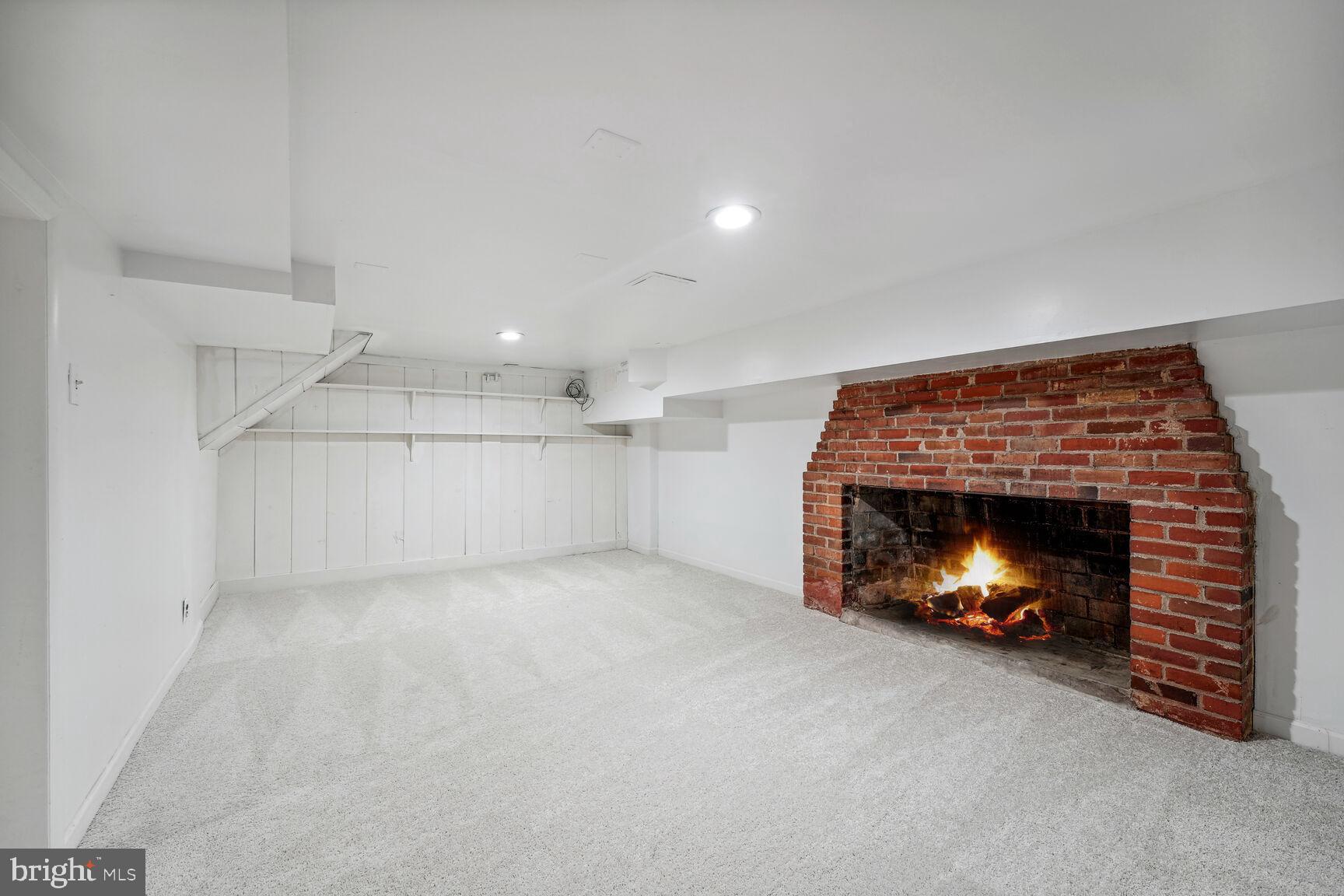 COUNTRY CLUB HILLS - Residential