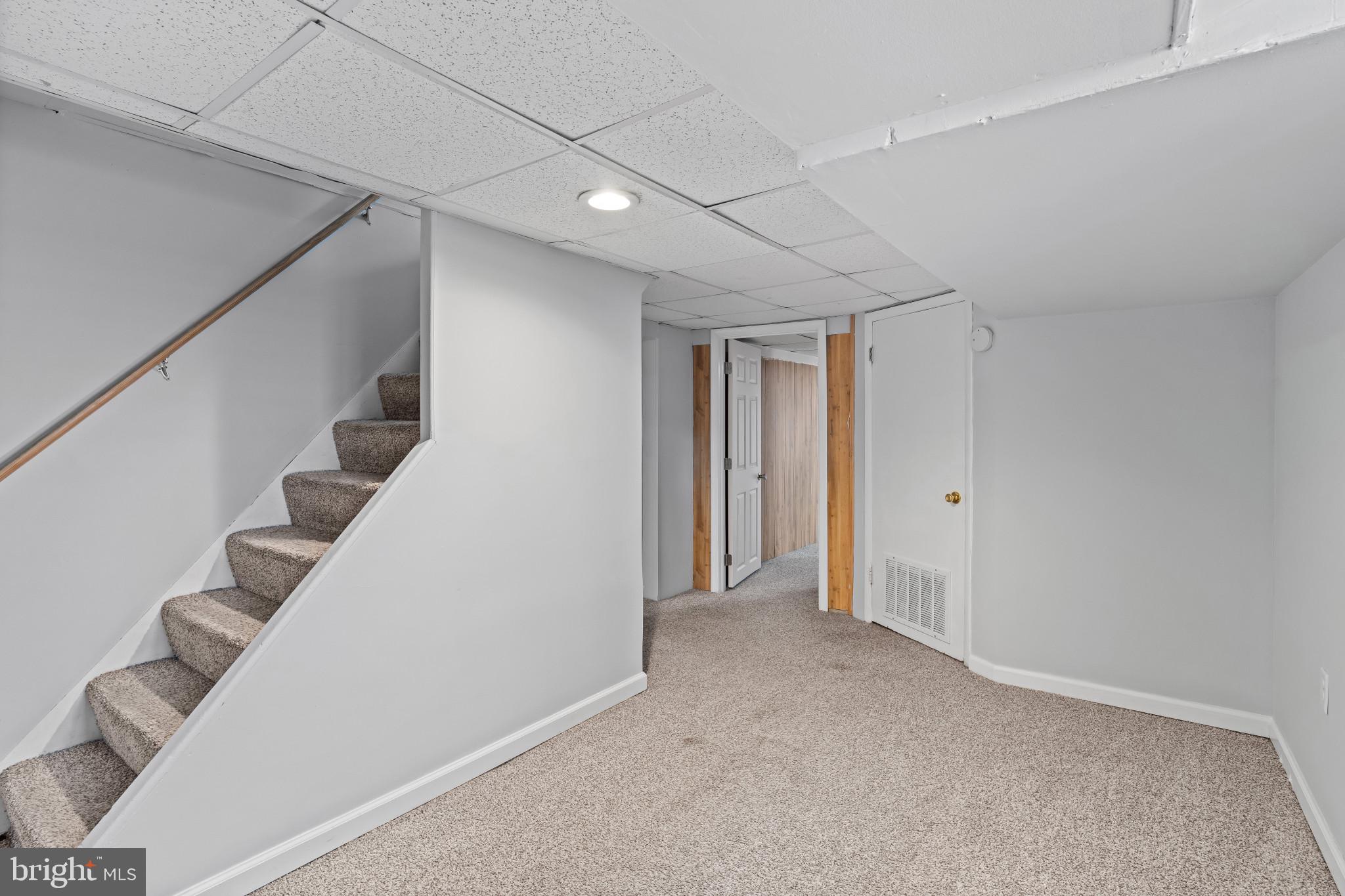 TOWSON MANOR - Residential