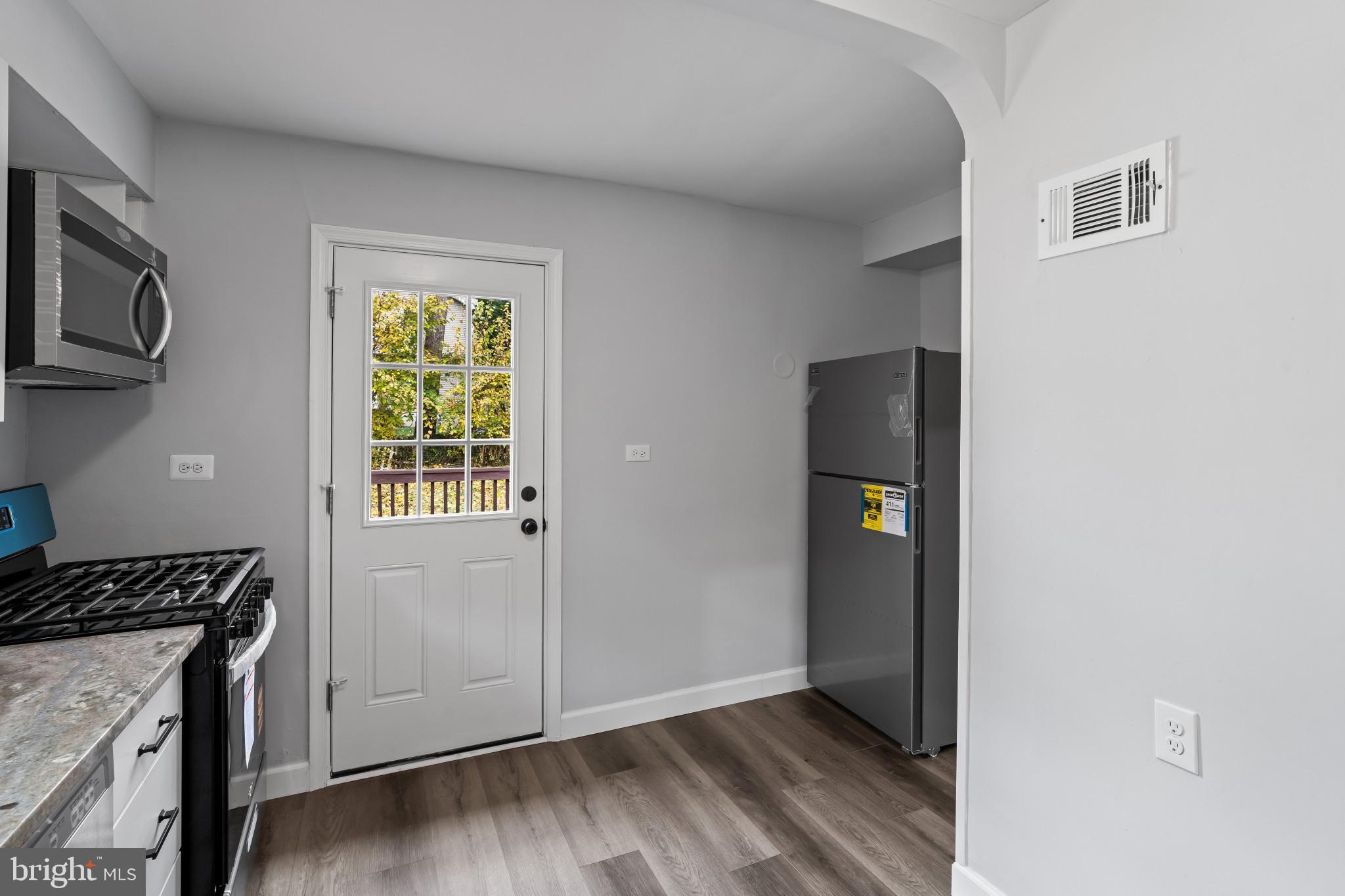 TOWSON MANOR - Residential