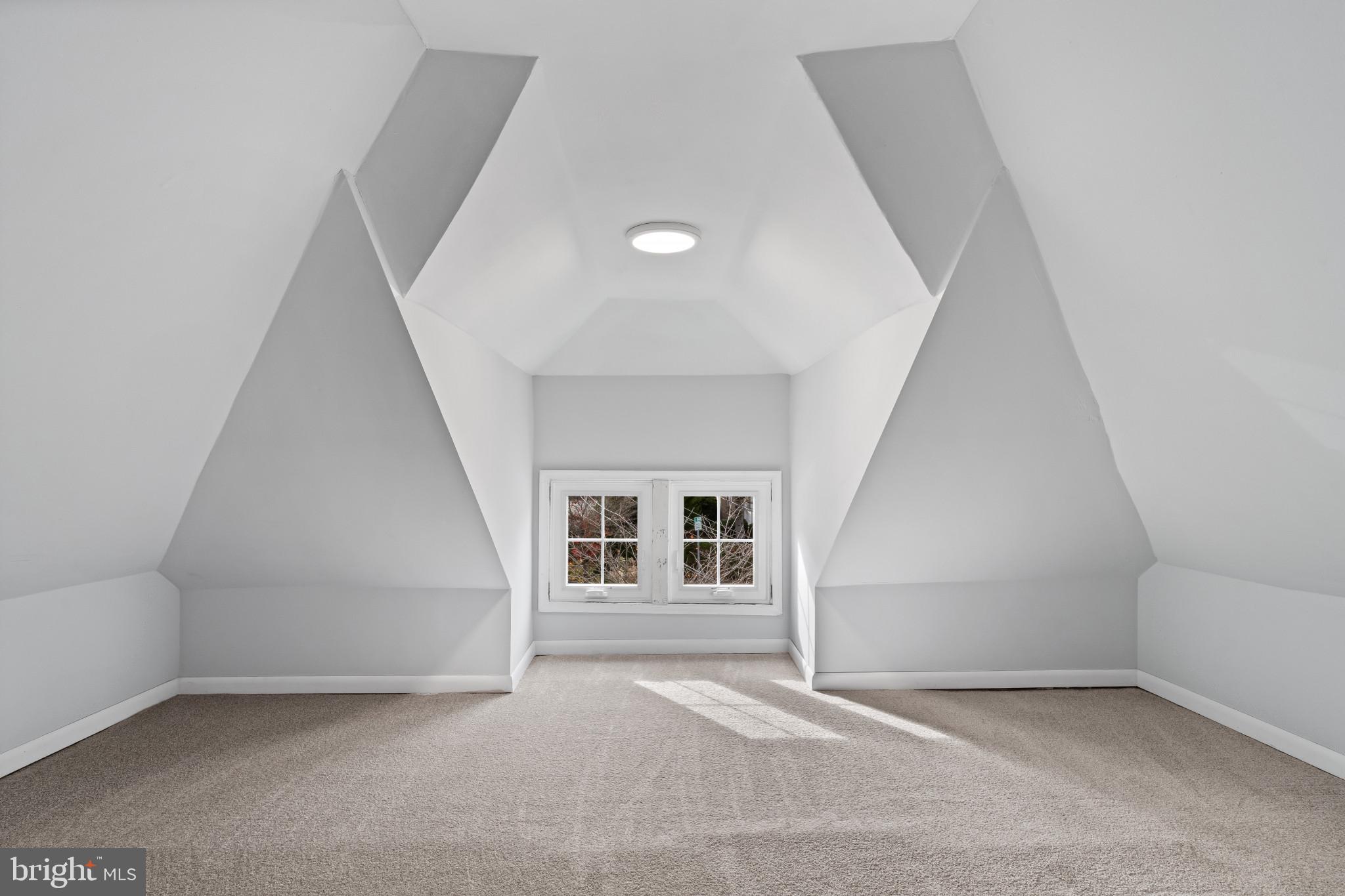 TOWSON MANOR - Residential