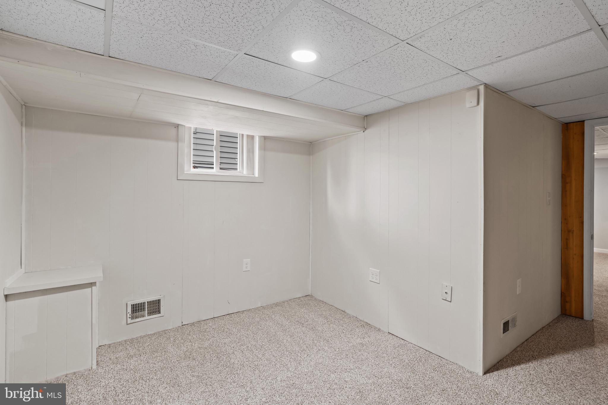 TOWSON MANOR - Residential