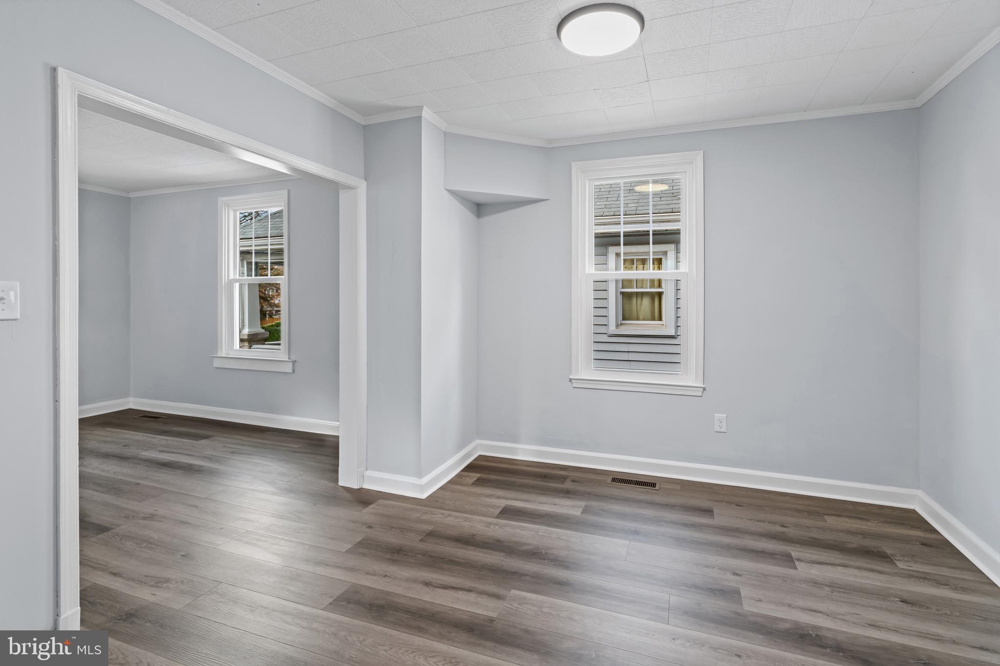 TOWSON MANOR - Residential