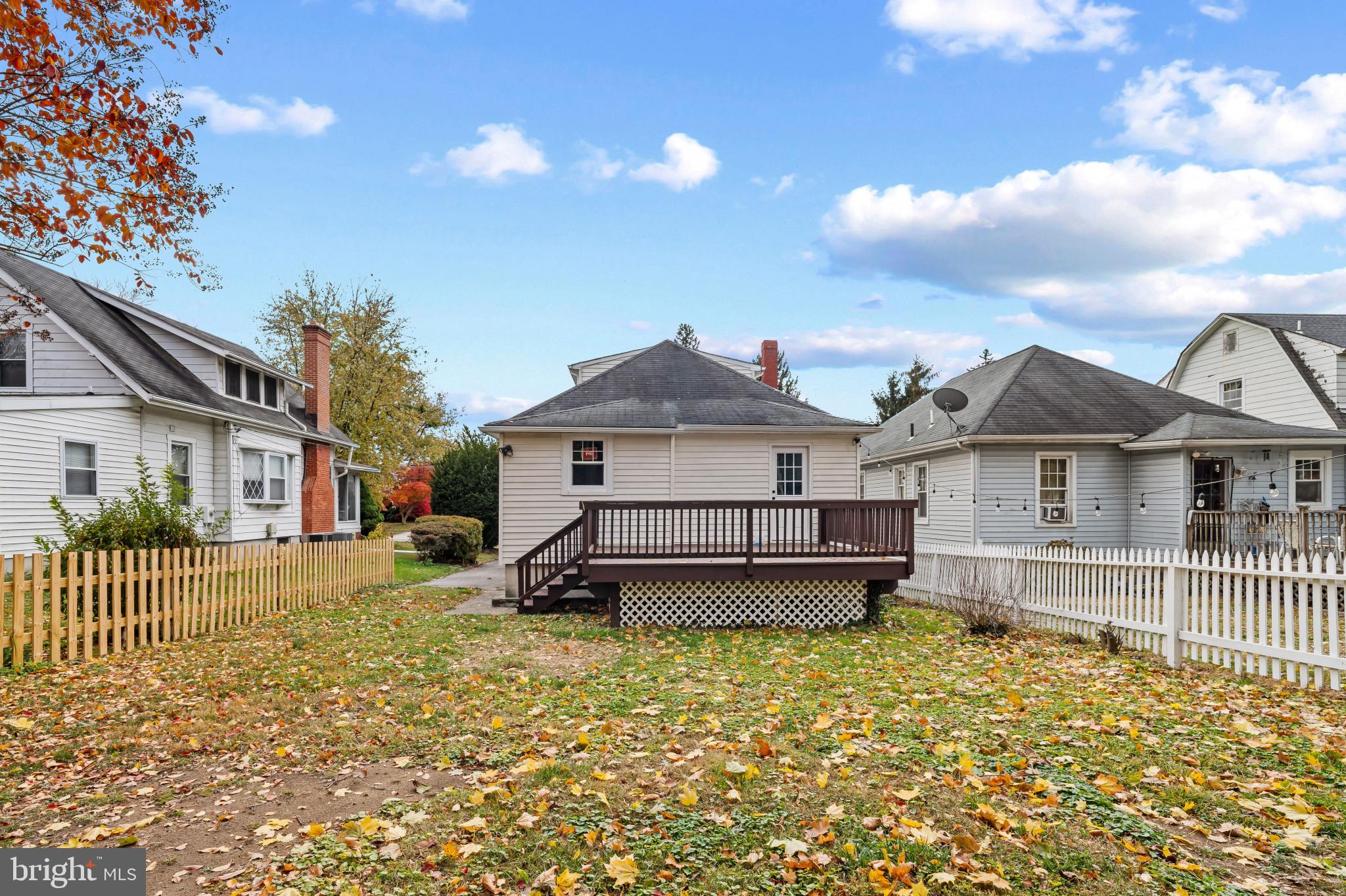 TOWSON MANOR - Residential