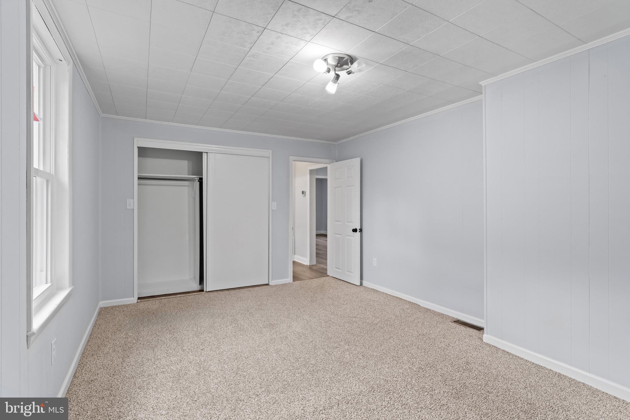 TOWSON MANOR - Residential