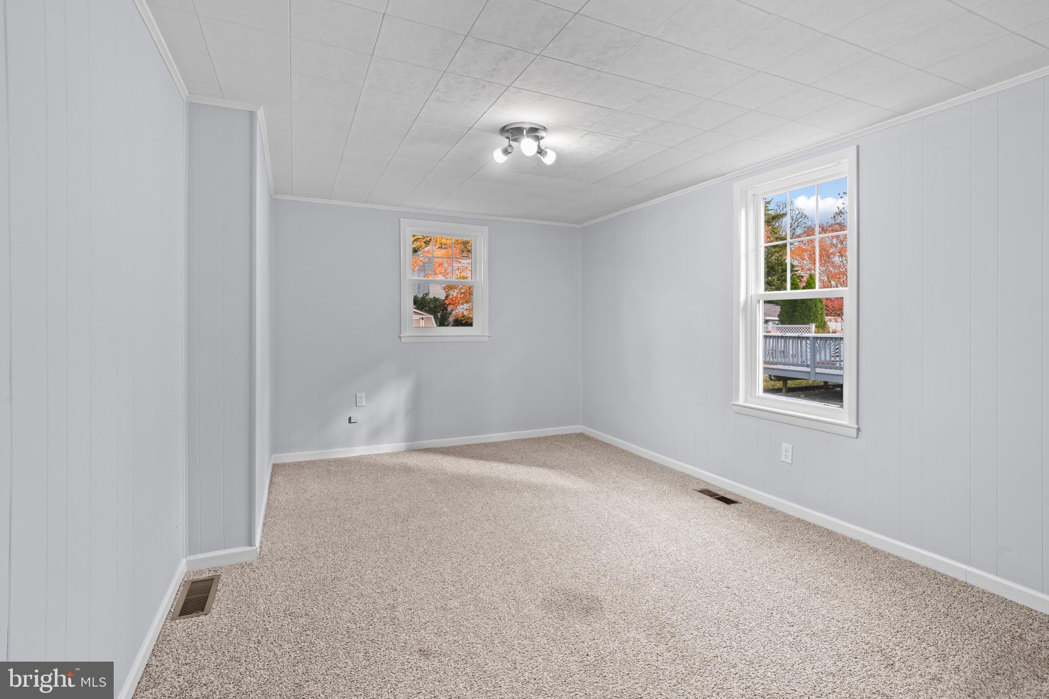 TOWSON MANOR - Residential