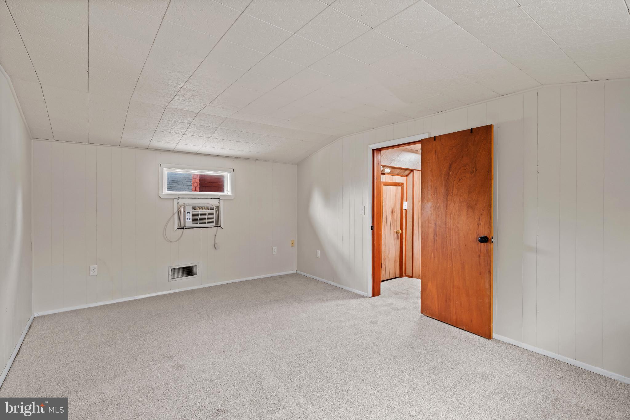 TOWSON MANOR - Residential