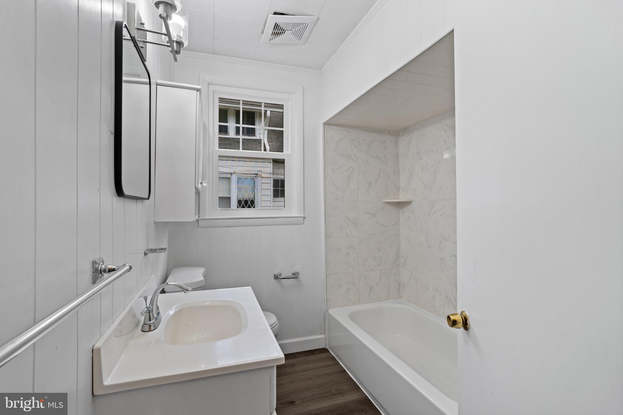 TOWSON MANOR - Residential