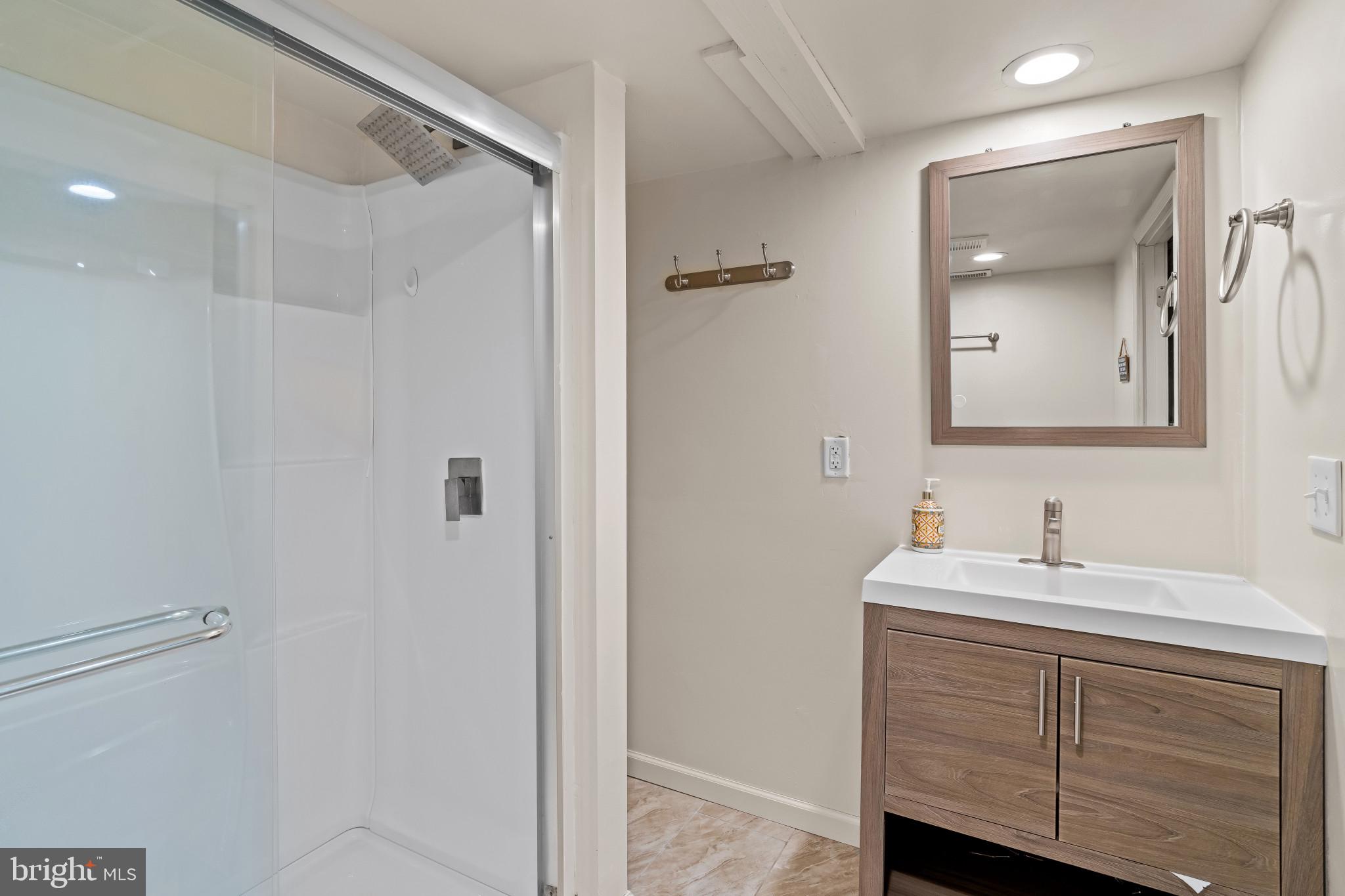 TOWSON MANOR - Residential