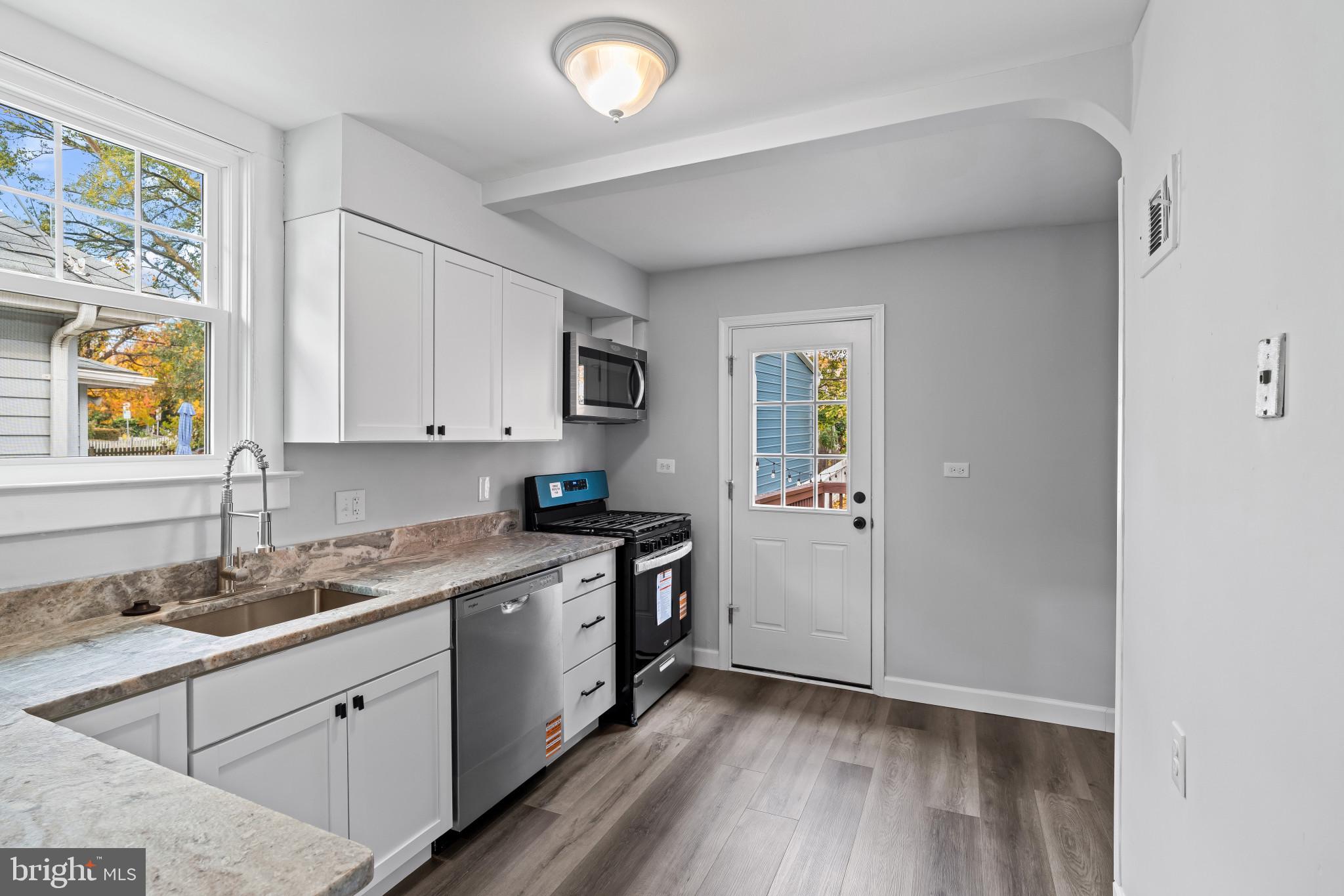 TOWSON MANOR - Residential