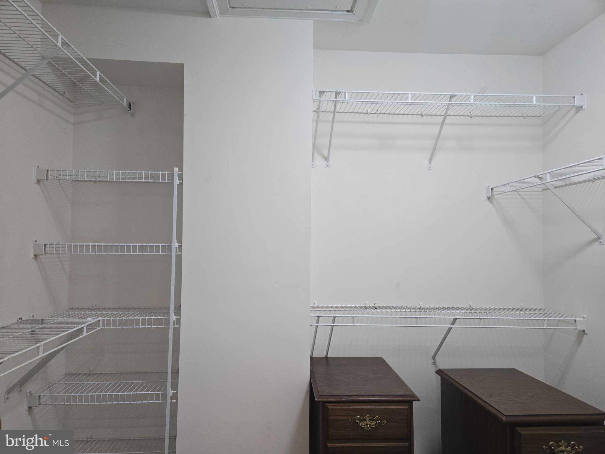 LINCOLNIA - Residential Lease