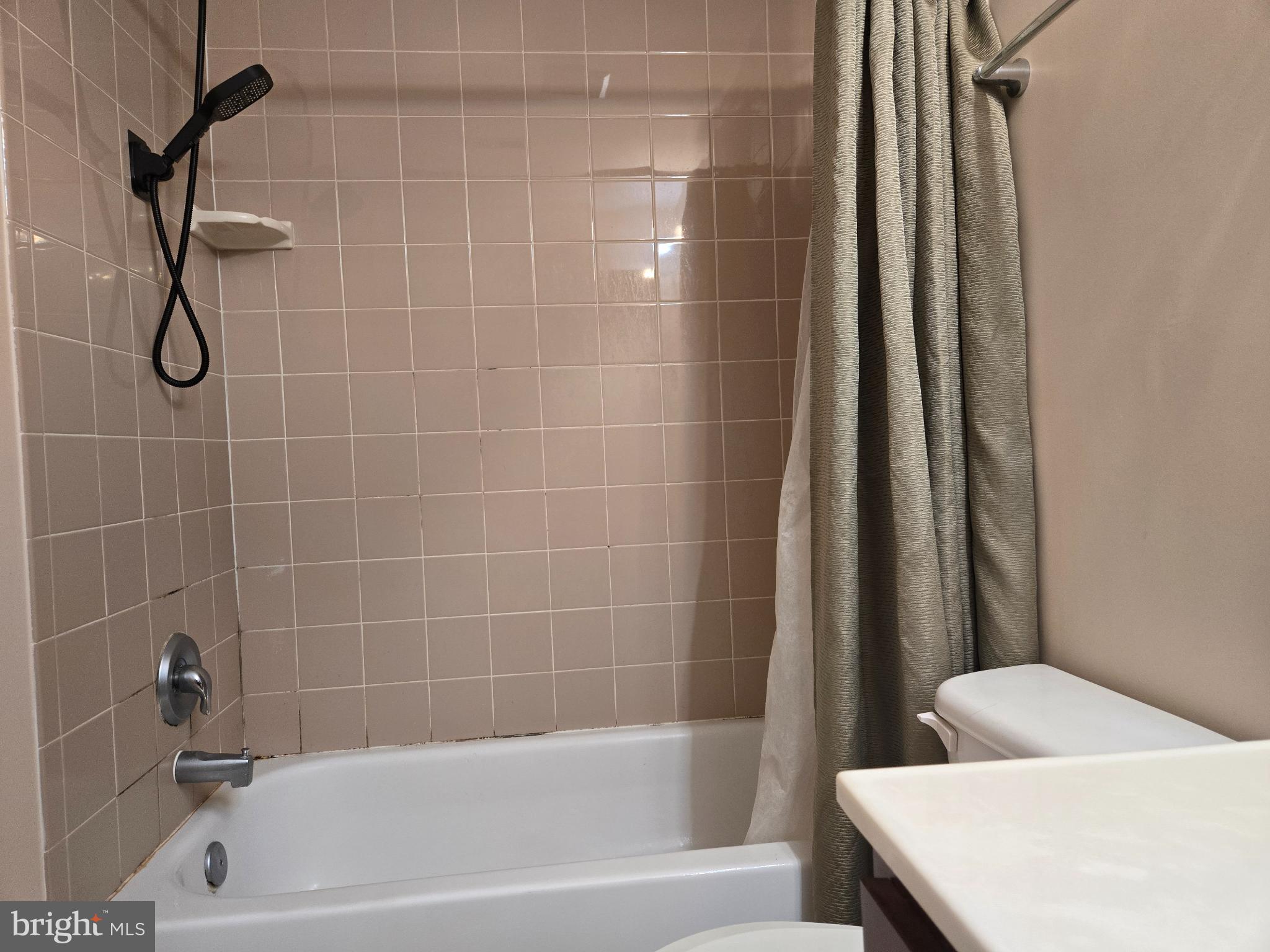 LINCOLNIA - Residential Lease