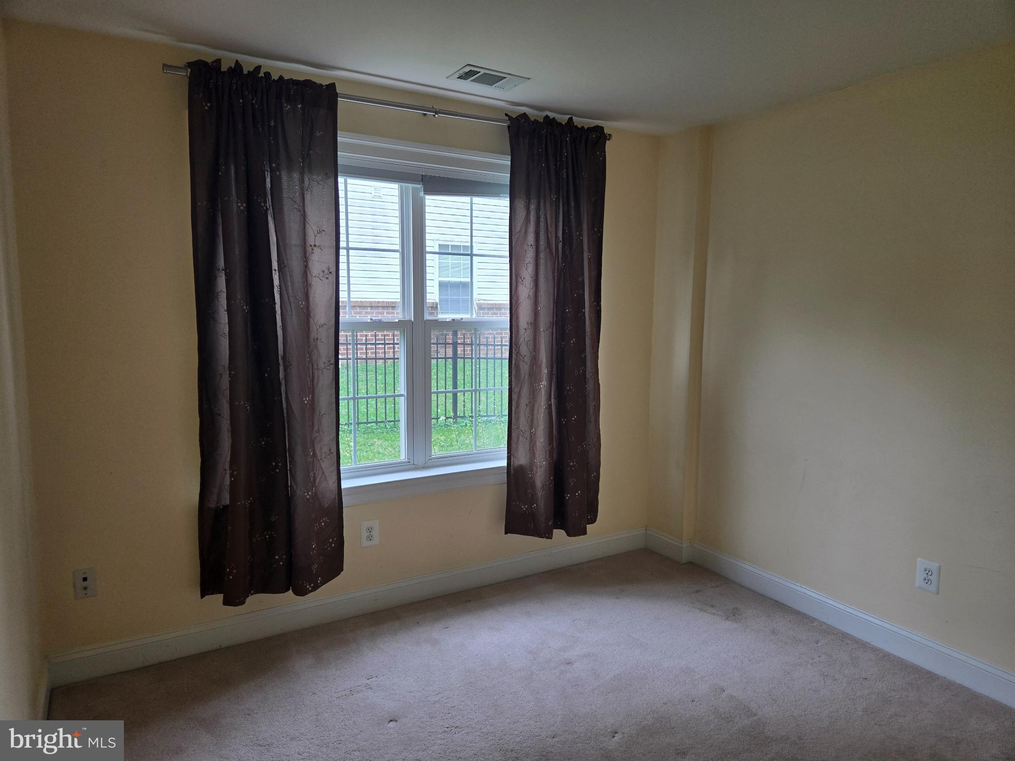 LINCOLNIA - Residential Lease