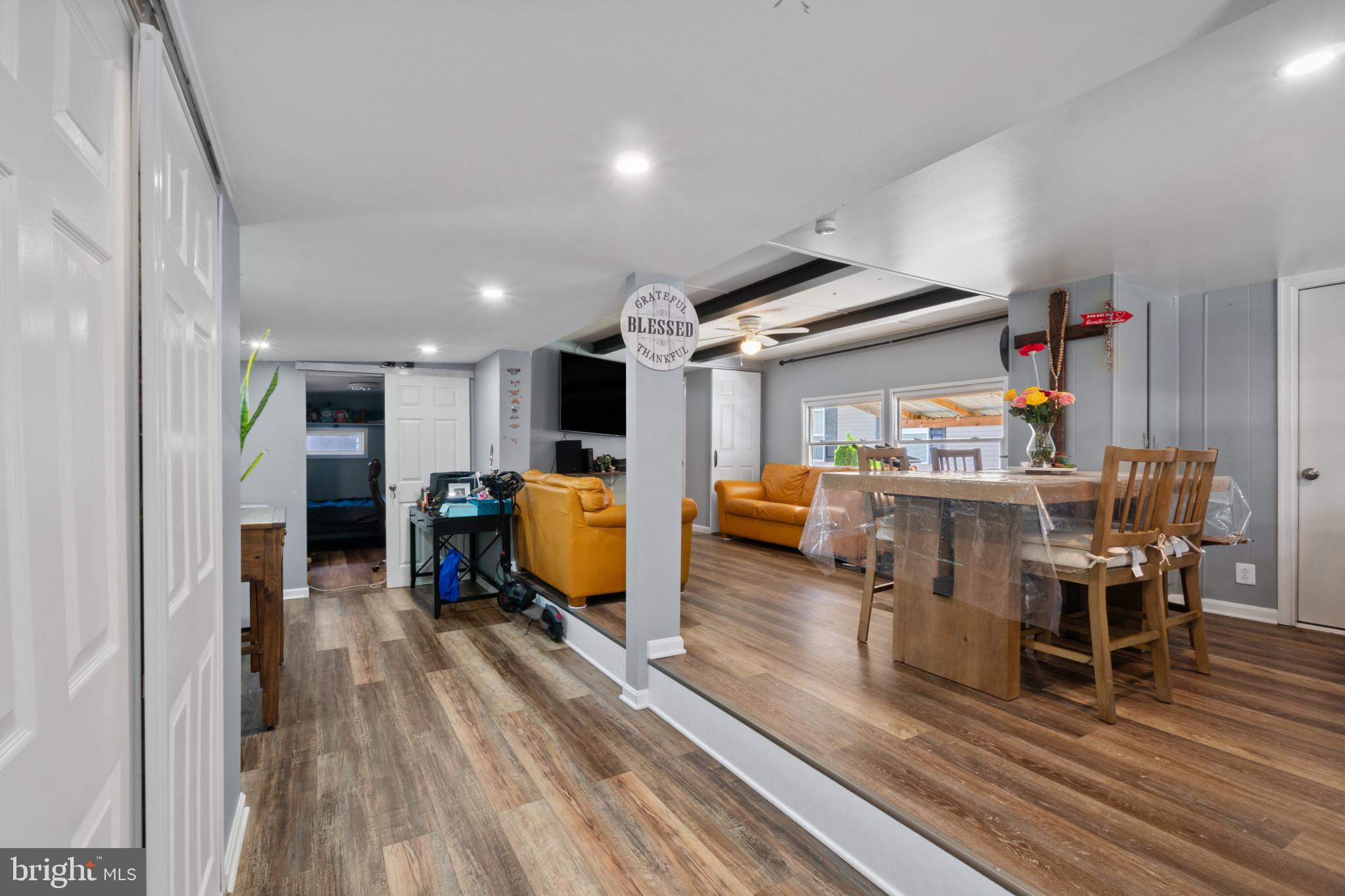 3503 HONEYSUCKLE LANE