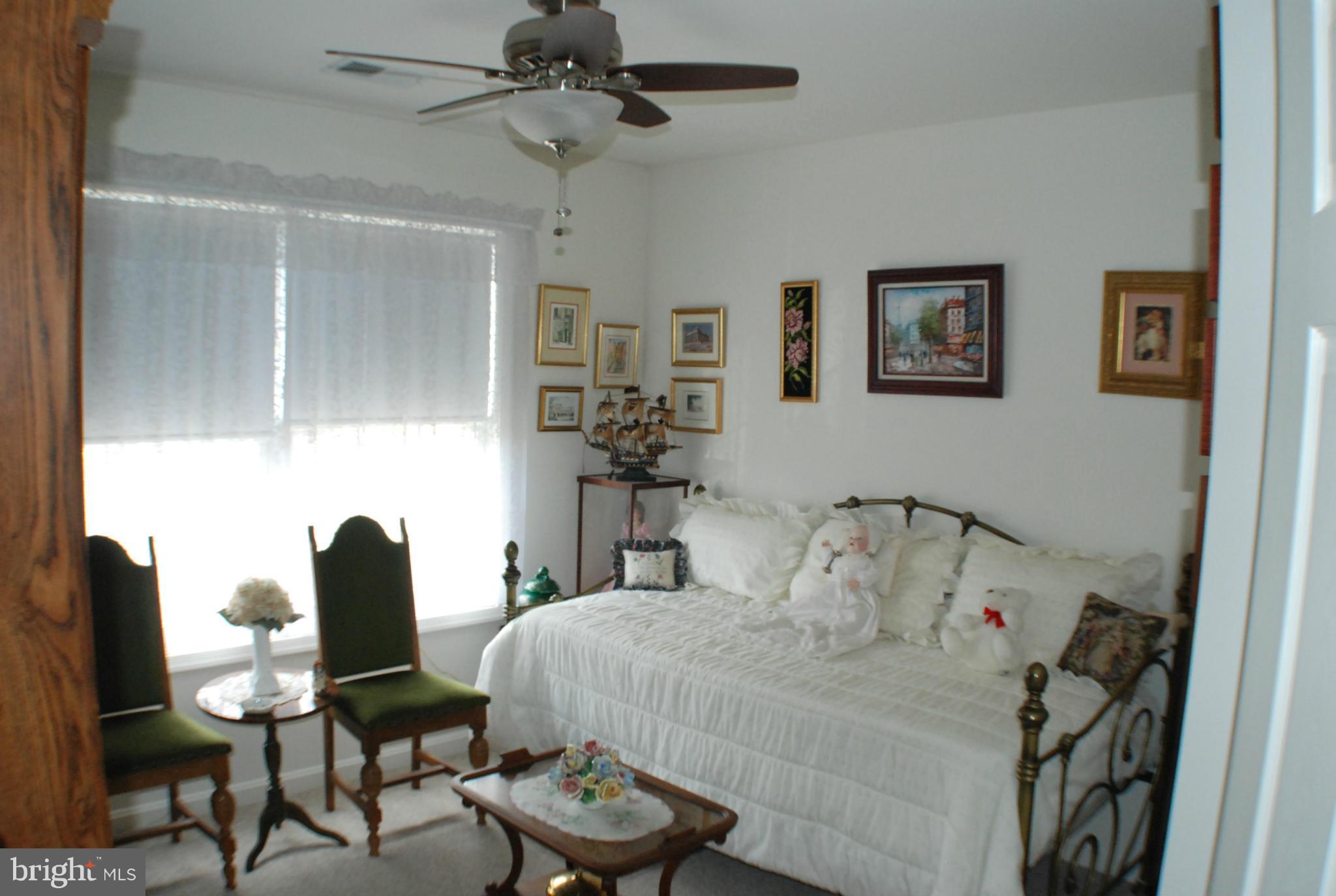 APPLE KNOLLS ESTATES - Residential