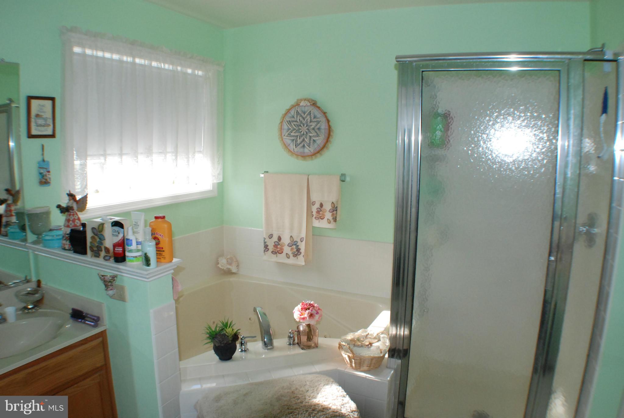 APPLE KNOLLS ESTATES - Residential