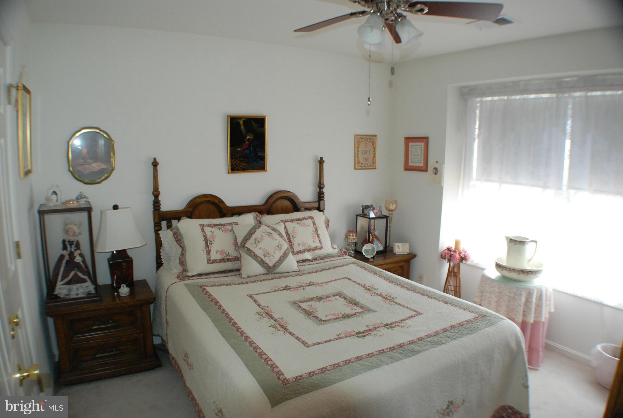 APPLE KNOLLS ESTATES - Residential