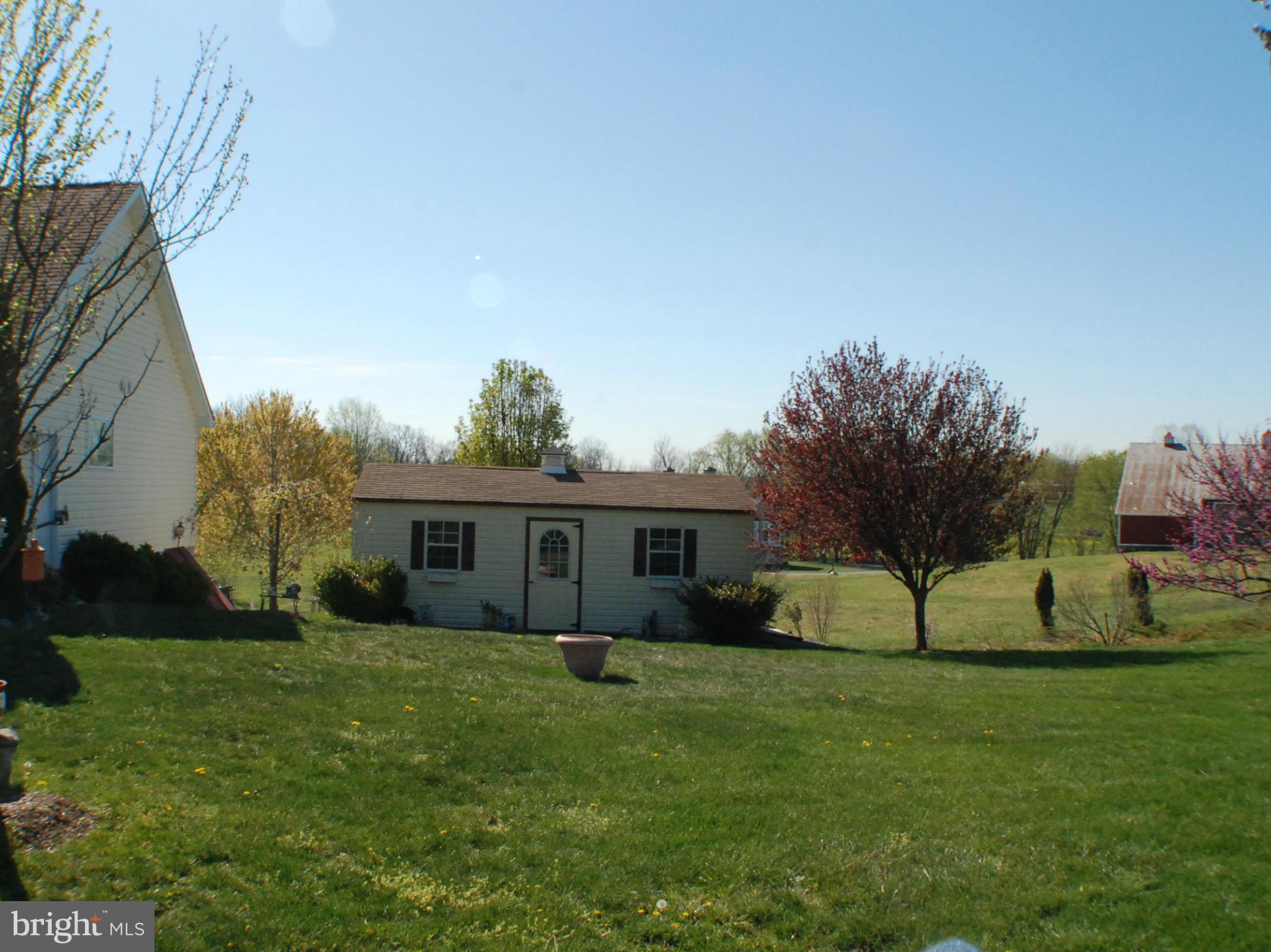 APPLE KNOLLS ESTATES - Residential