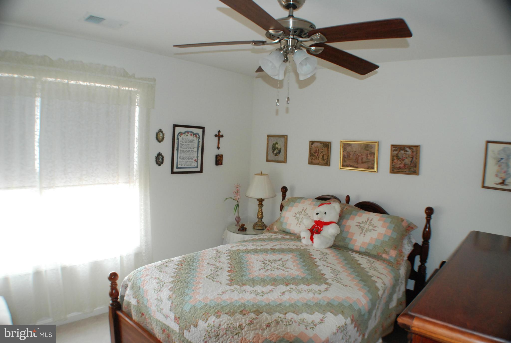 APPLE KNOLLS ESTATES - Residential