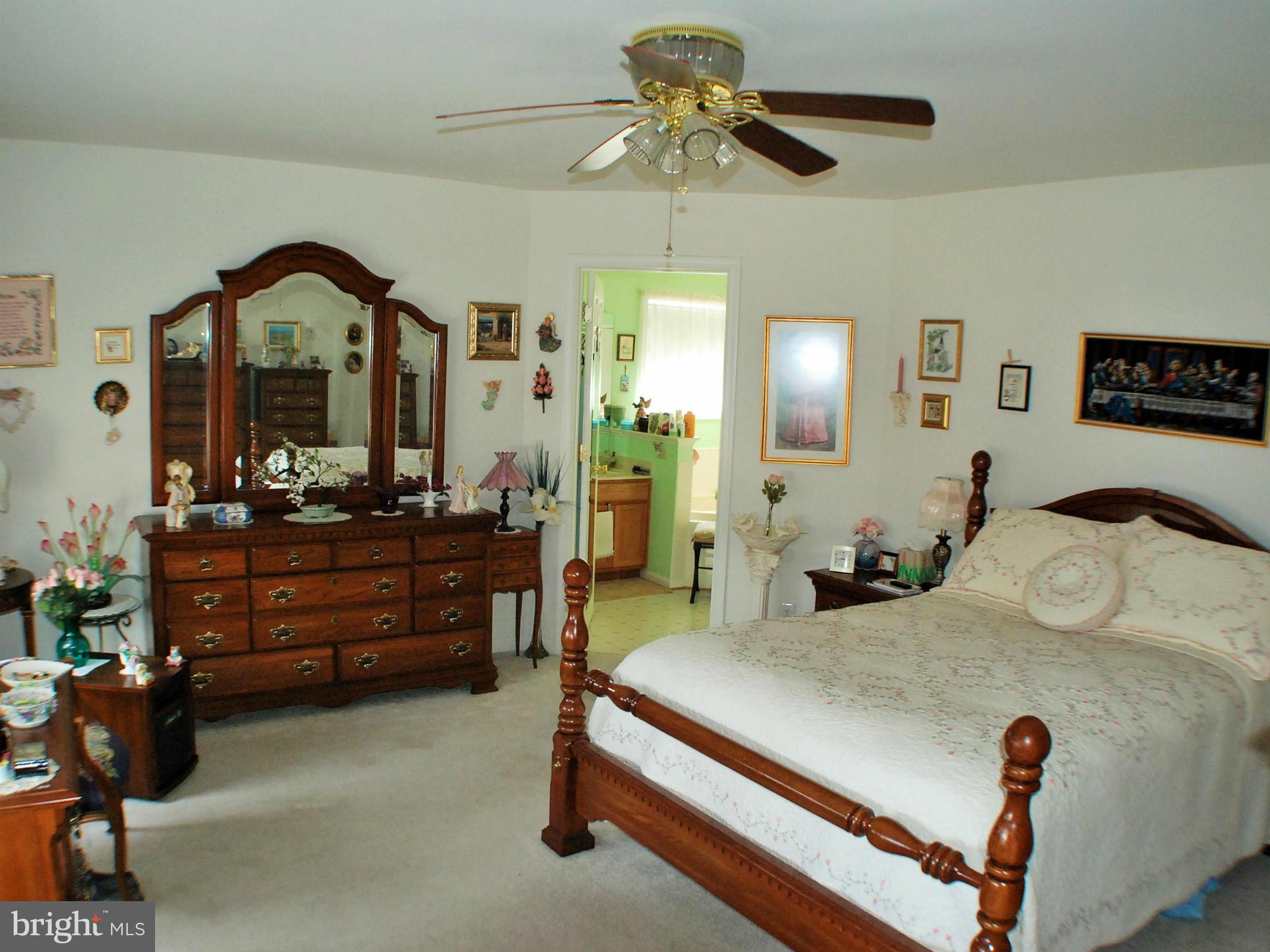 APPLE KNOLLS ESTATES - Residential