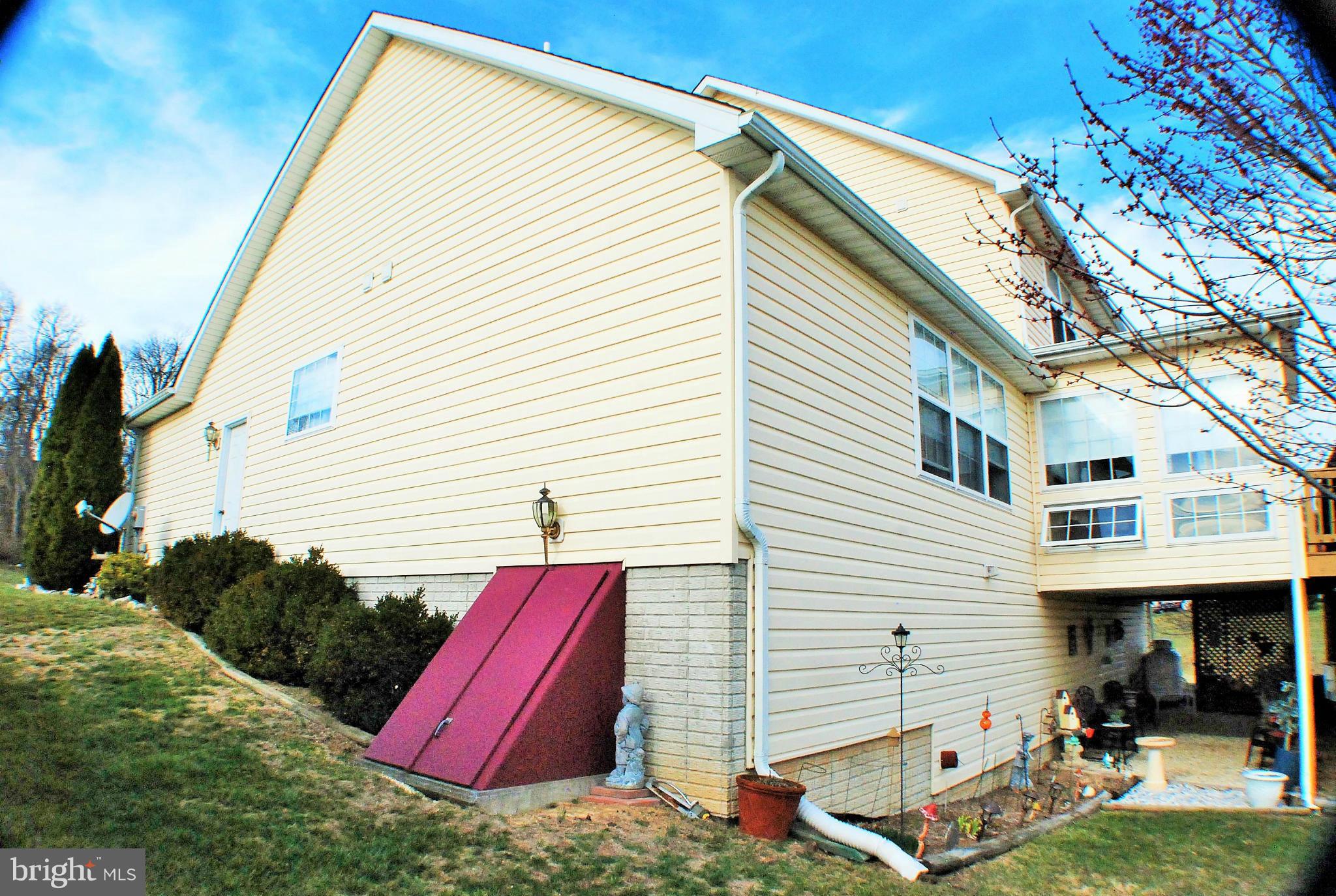 APPLE KNOLLS ESTATES - Residential