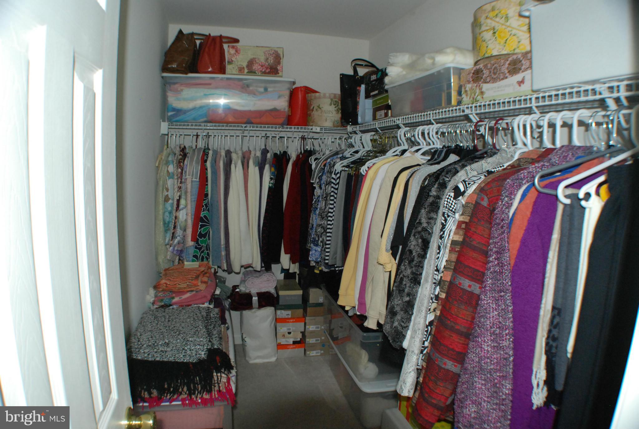 APPLE KNOLLS ESTATES - Residential