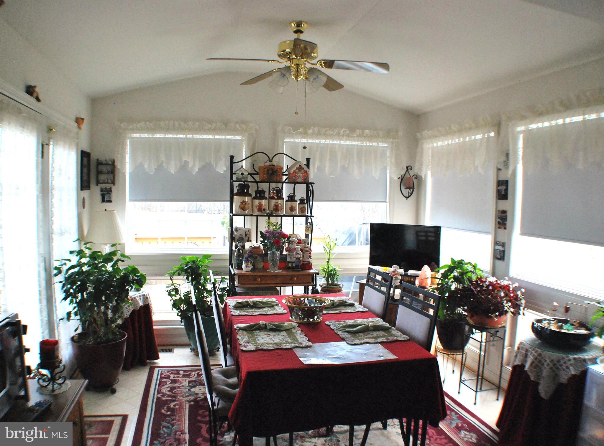 APPLE KNOLLS ESTATES - Residential