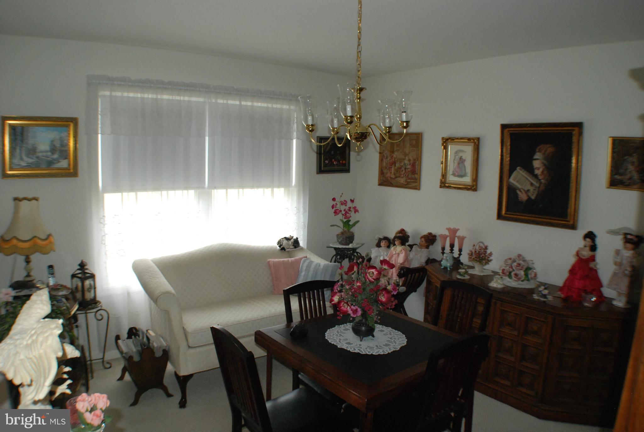 APPLE KNOLLS ESTATES - Residential