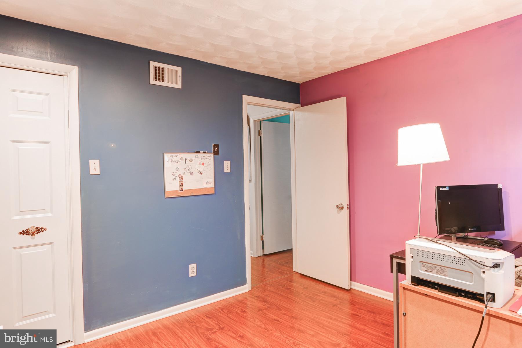 SHIREMAN MANOR - Residential