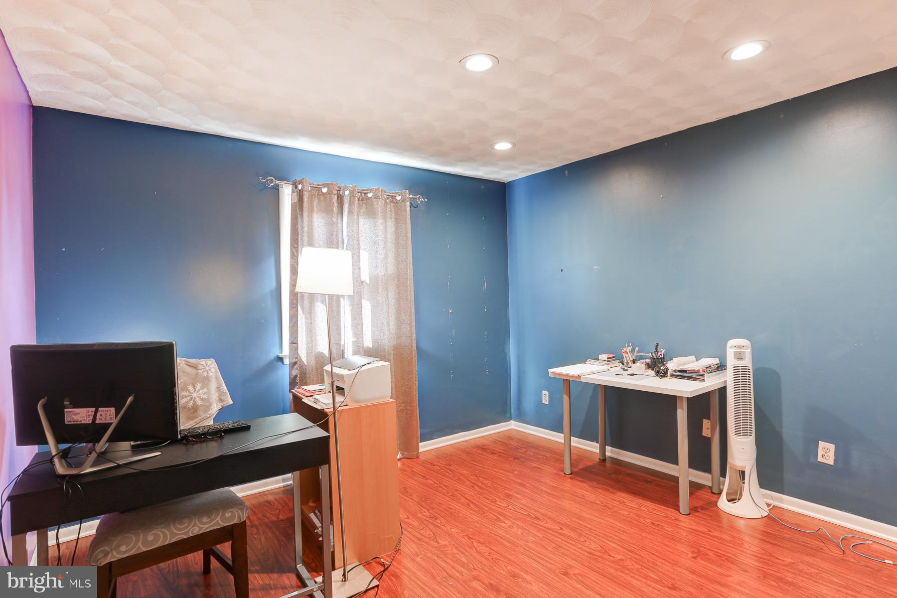 SHIREMAN MANOR - Residential