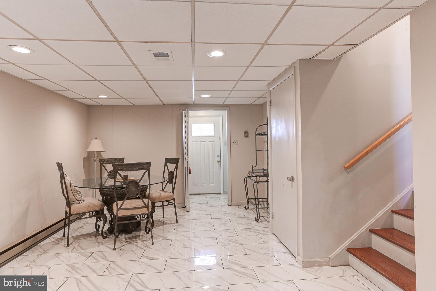 SHIREMAN MANOR - Residential