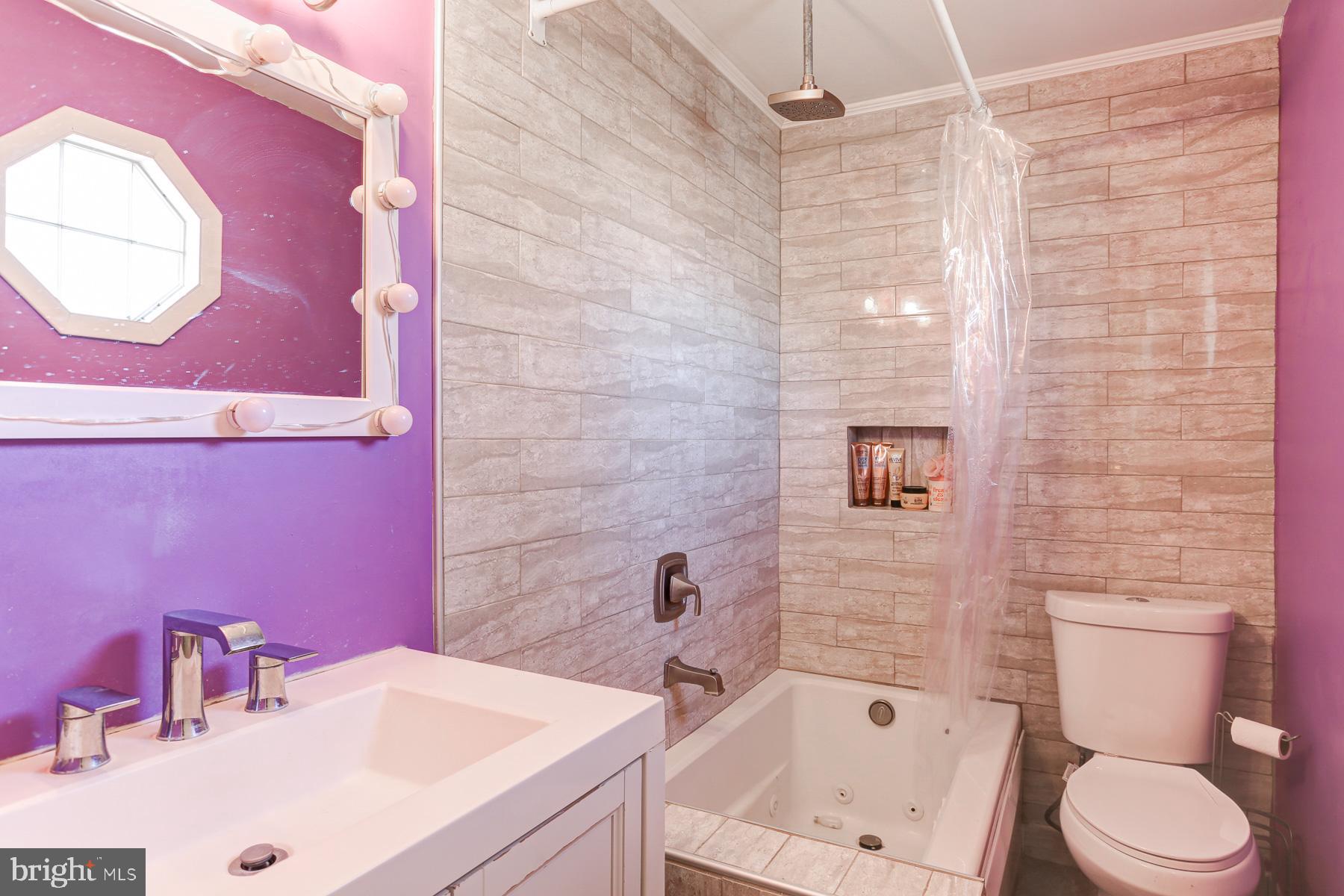 SHIREMAN MANOR - Residential