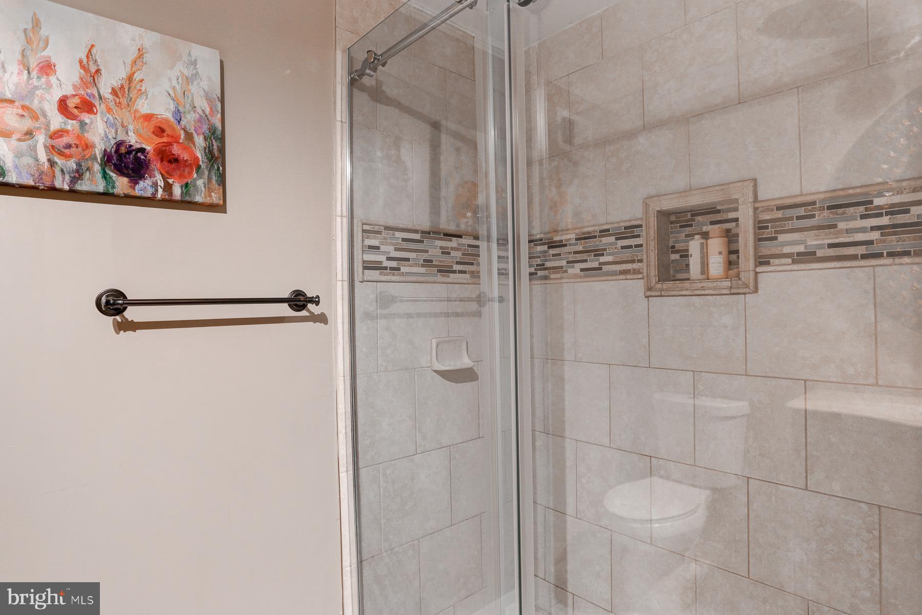 SHIREMAN MANOR - Residential