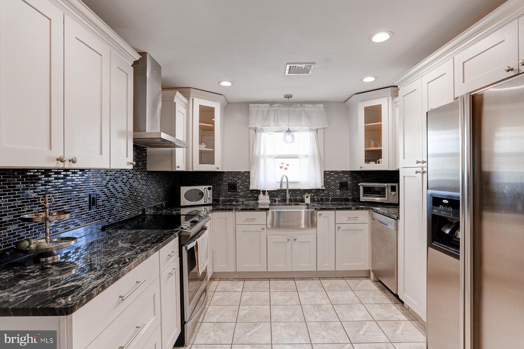 SHIREMAN MANOR - Residential