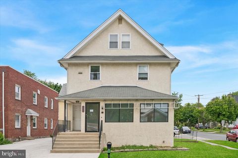 Photo of 2201 Darby Rd, HAVERTOWN, PA 19083 (MLS # PADE2113992)