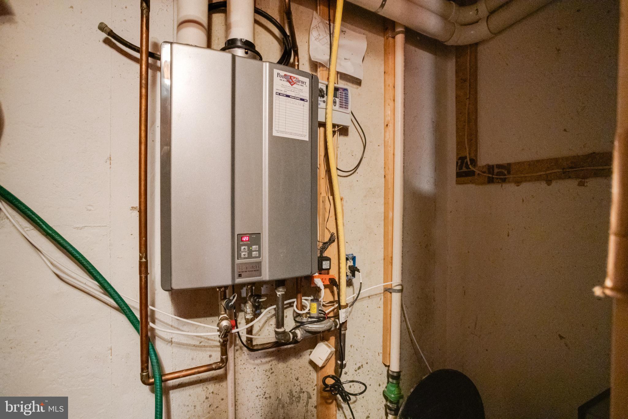 RIVERDALE GLEN - Residential Lease