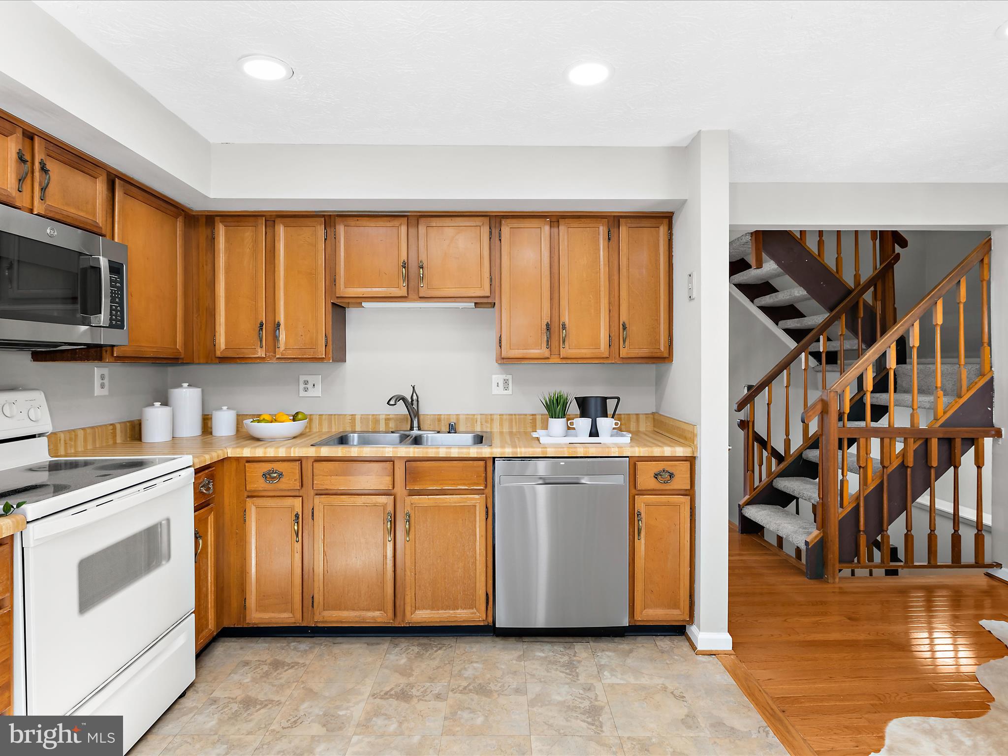 MURRAY HILL - Residential