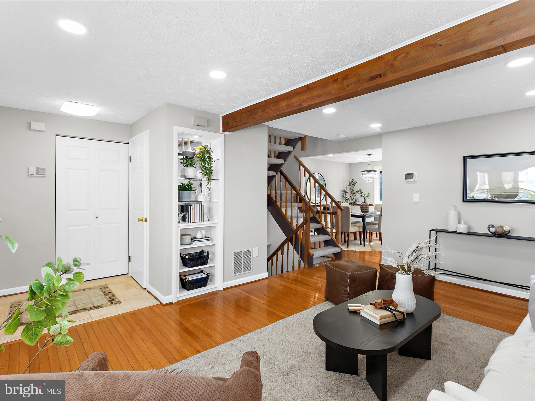 MURRAY HILL - Residential