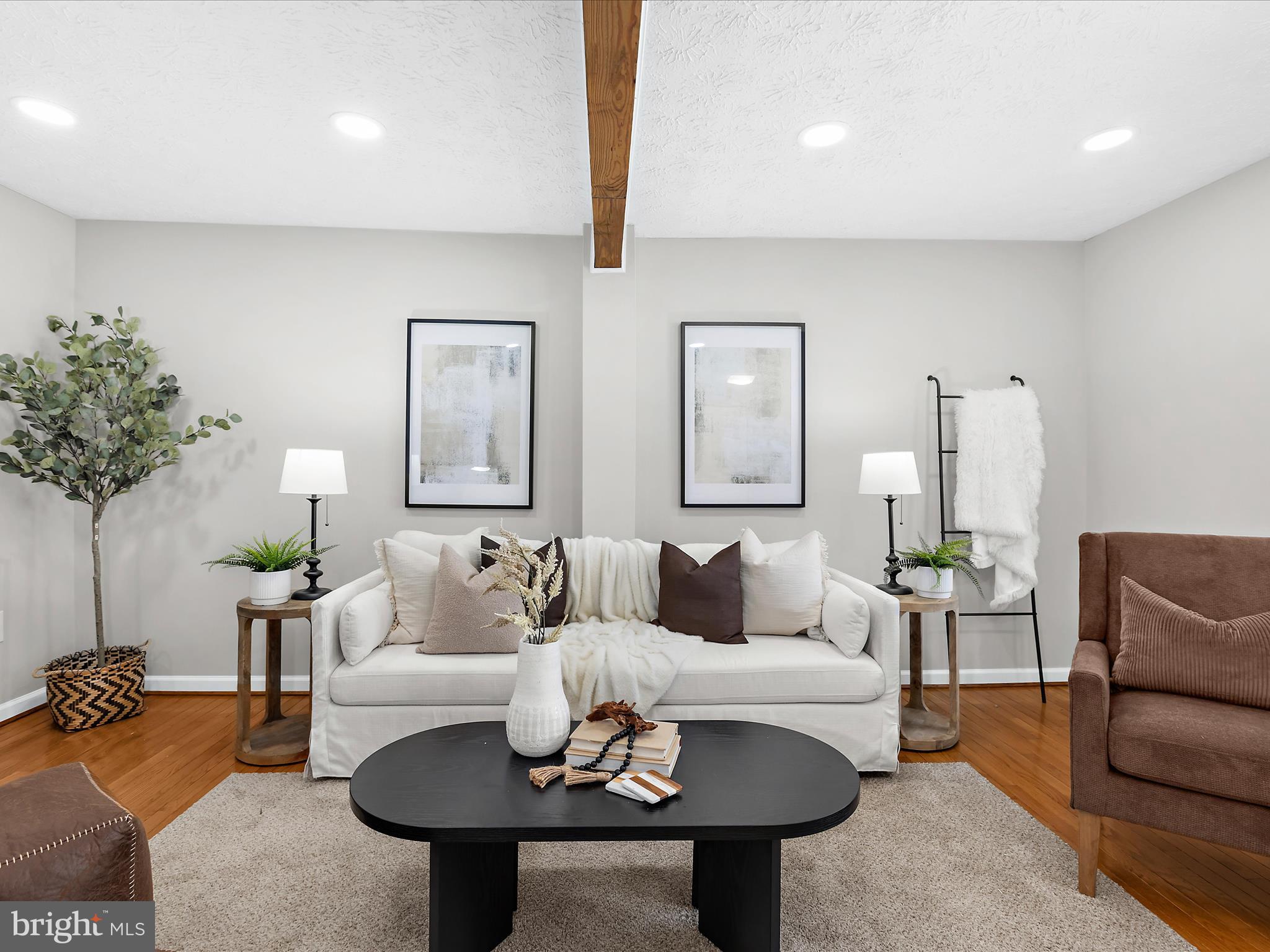 MURRAY HILL - Residential