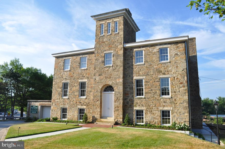 Ground floor suite.  Private entrance with signage.
307 rentable square feet plus shared kitchen, shared conference room, guest parking.