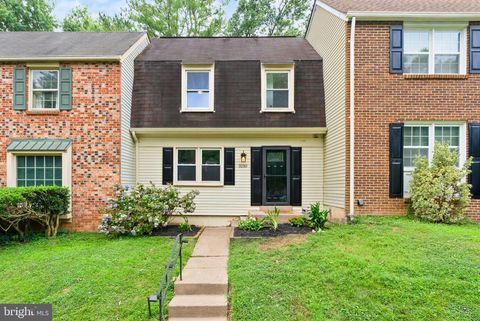 Photo of 3150 Ellenwood Drive, FAIRFAX, VA 22031 (MLS # VAFX2314462)